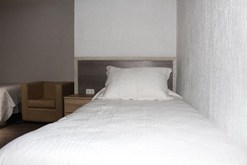 Residencial Victoria Said Hotell Linares Eksteriør bilde